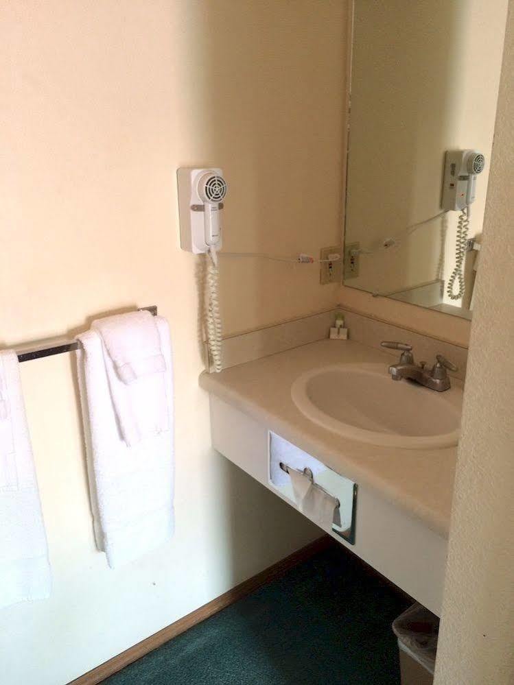 Mini Golden Inns Motel Hungry Horse 외부 사진